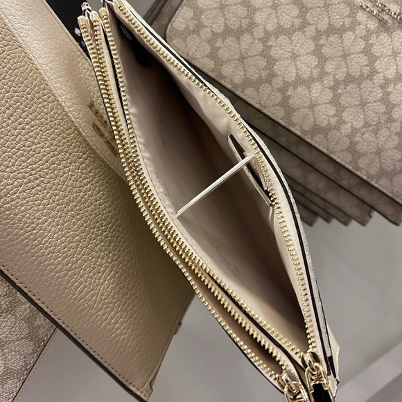 Kate Spade Madison Double Zip Wristlet Wallet Phone Case 
Meringue
NWT - Picture 8 of 16
